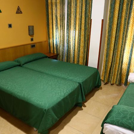 Hostal Muralla Plasencia Ngoại thất bức ảnh