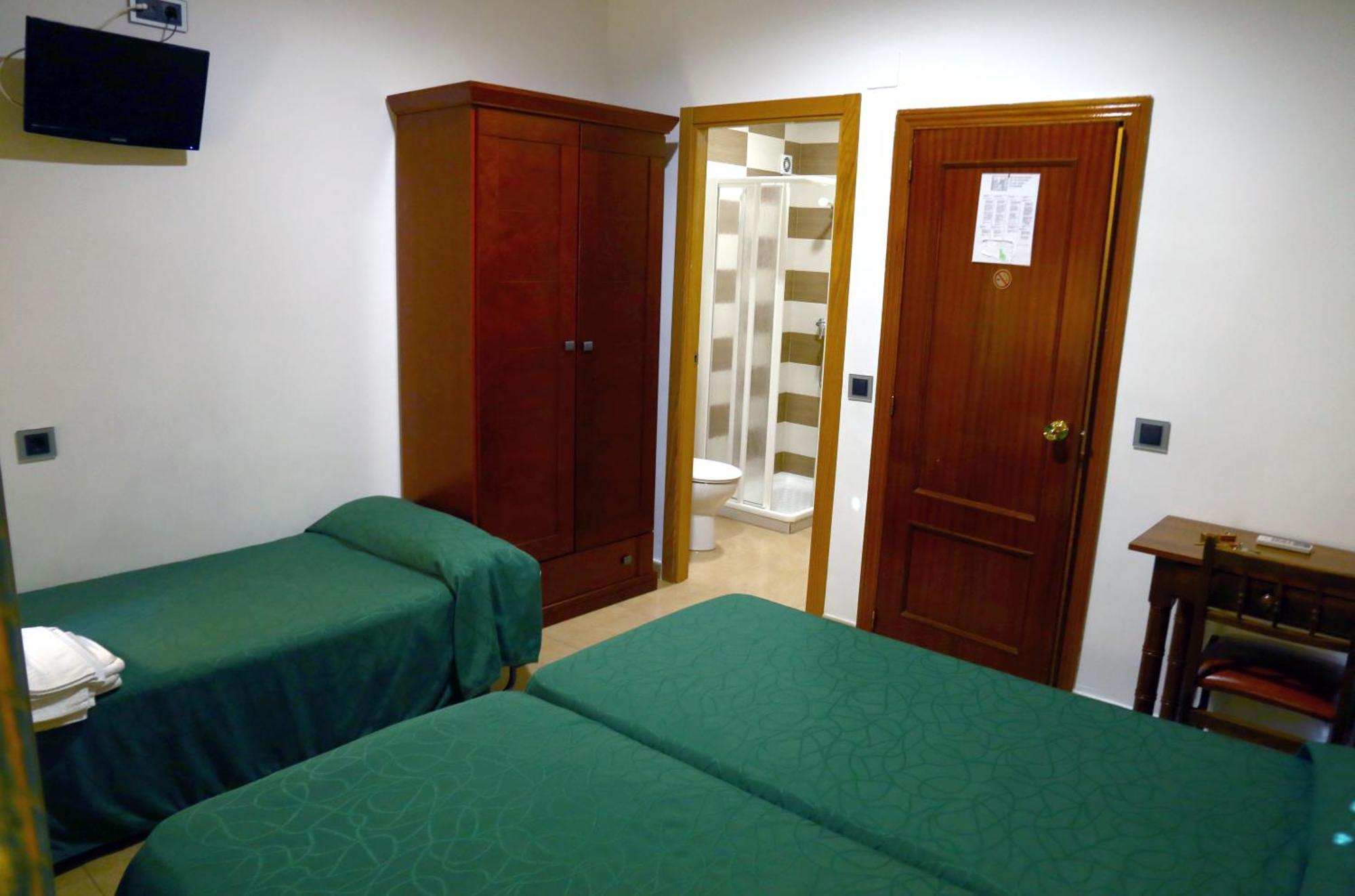 Hostal Muralla Plasencia Ngoại thất bức ảnh