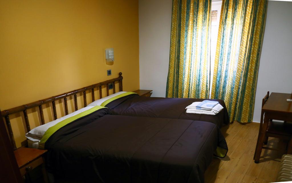 Hostal Muralla Plasencia Ngoại thất bức ảnh