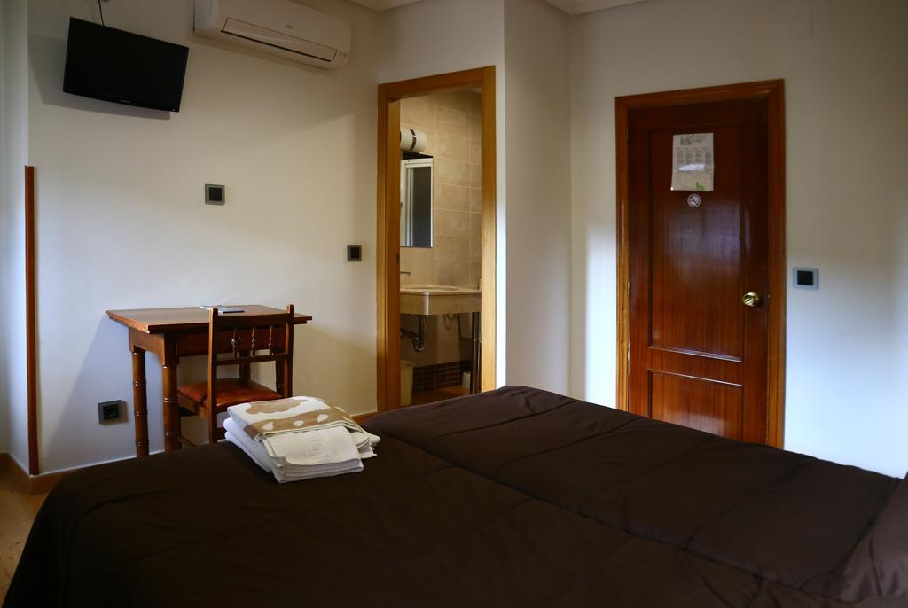 Hostal Muralla Plasencia Ngoại thất bức ảnh