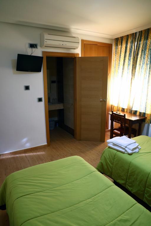 Hostal Muralla Plasencia Ngoại thất bức ảnh