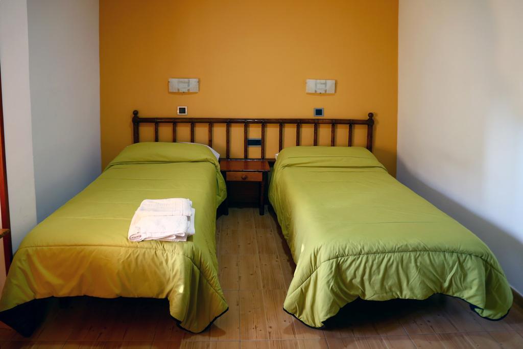 Hostal Muralla Plasencia Ngoại thất bức ảnh