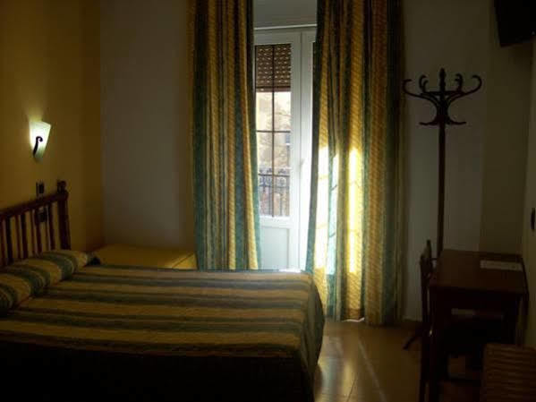 Hostal Muralla Plasencia Ngoại thất bức ảnh