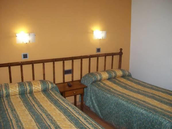 Hostal Muralla Plasencia Ngoại thất bức ảnh