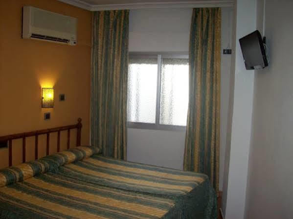Hostal Muralla Plasencia Ngoại thất bức ảnh